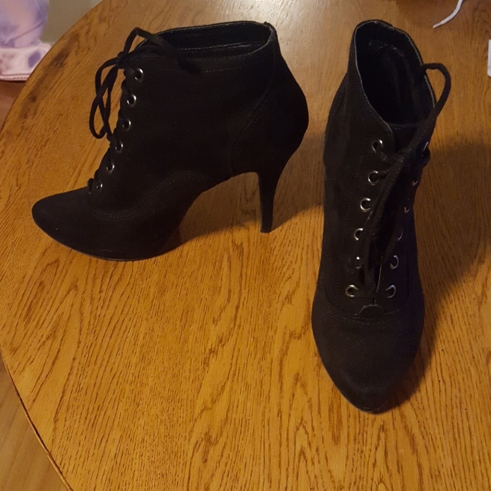 4 inch, black heels.